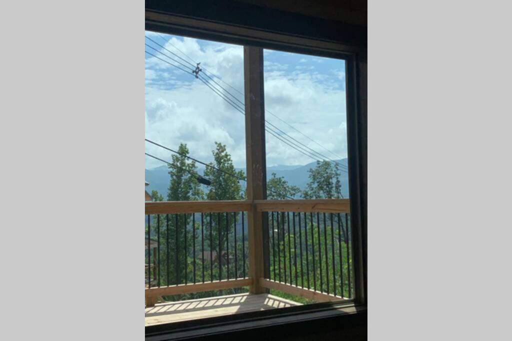 Chalet Village- Amazing Mountain Views - Piney Butt Place ガトリンバーグ エクステリア 写真