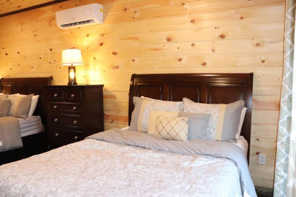 Chalet Village- Amazing Mountain Views - Piney Butt Place ガトリンバーグ エクステリア 写真