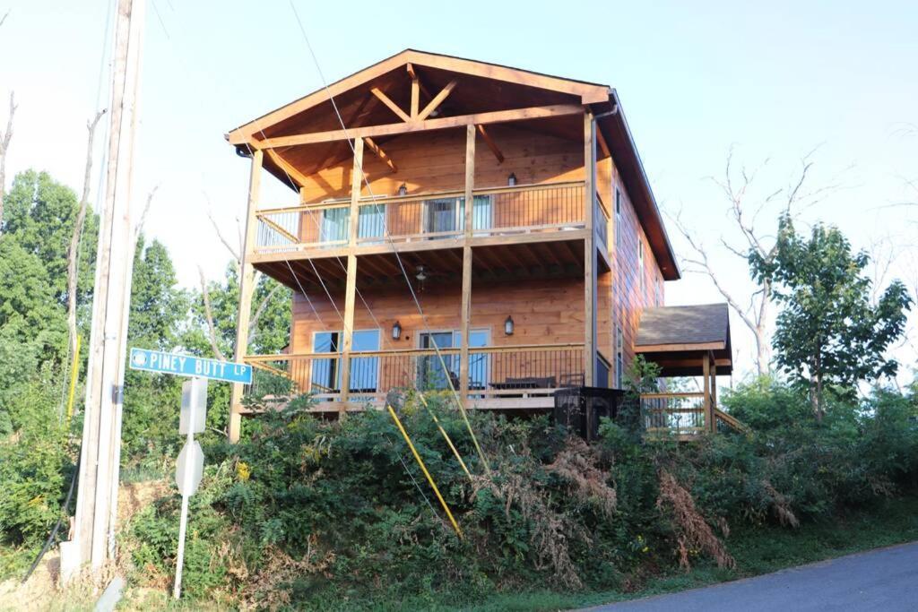 Chalet Village- Amazing Mountain Views - Piney Butt Place ガトリンバーグ エクステリア 写真