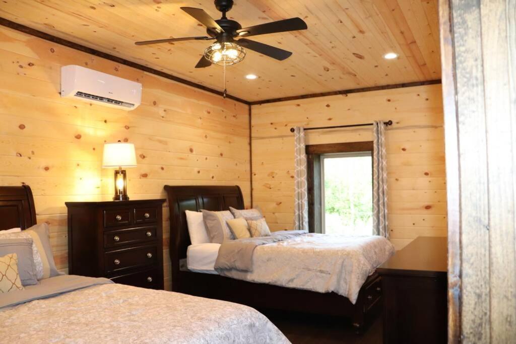 Chalet Village- Amazing Mountain Views - Piney Butt Place ガトリンバーグ エクステリア 写真